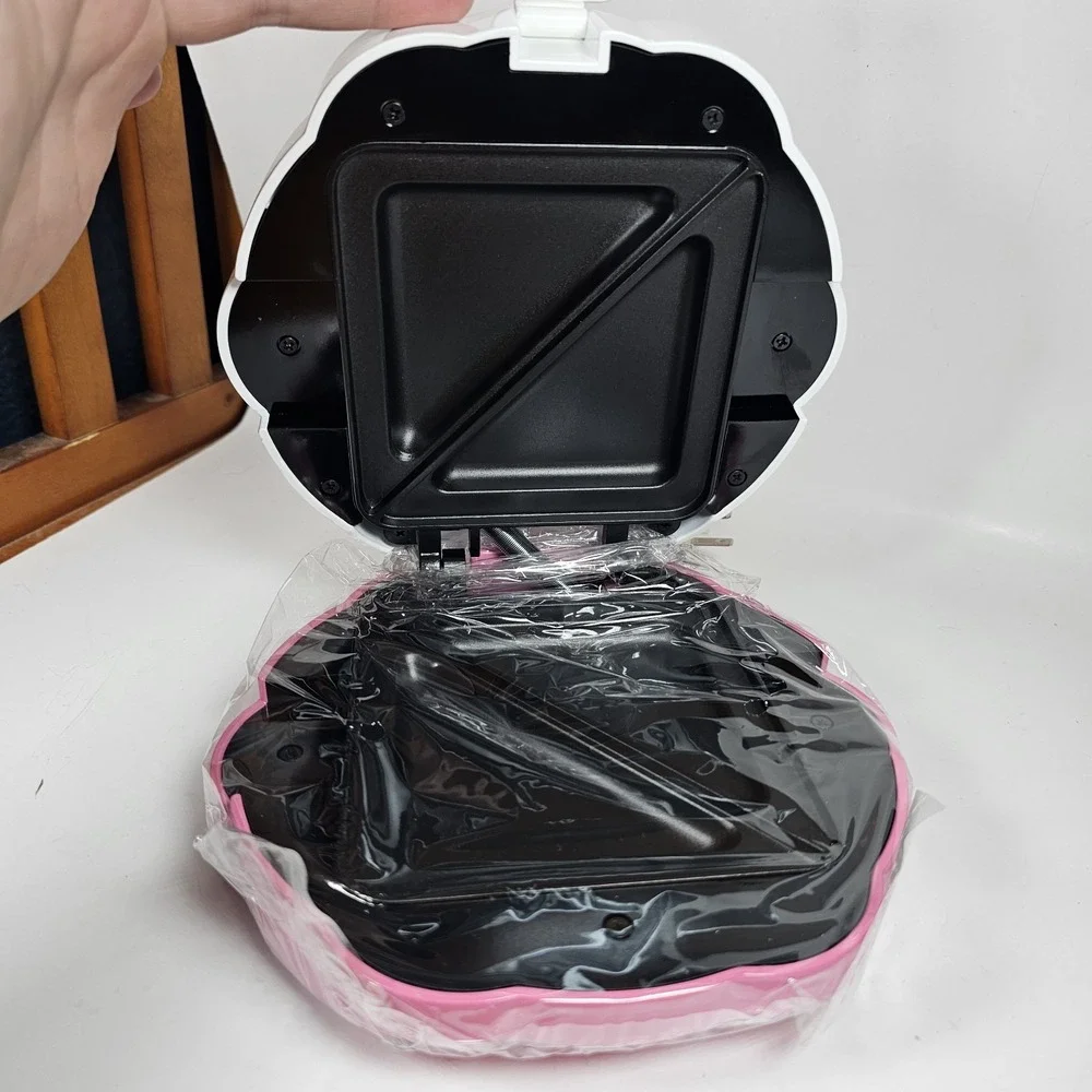 NEW Vintage Sanrio Hello Kitty Sandwich Maker Grill Press 2005 (KT5240)